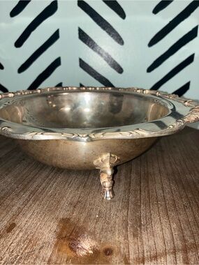 Vintage Silver Bowl WM Rogers Tripod
